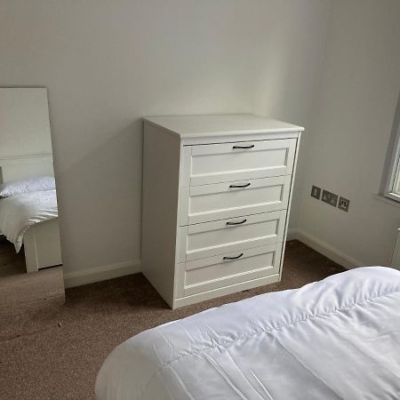 Two Double Bedroom Flat In Soho 런던 외부 사진