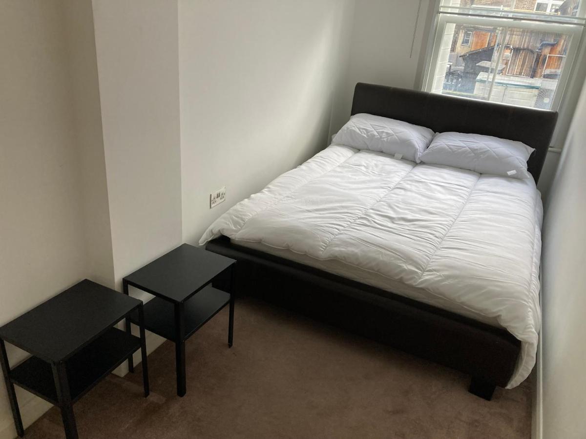 Two Double Bedroom Flat In Soho 런던 외부 사진