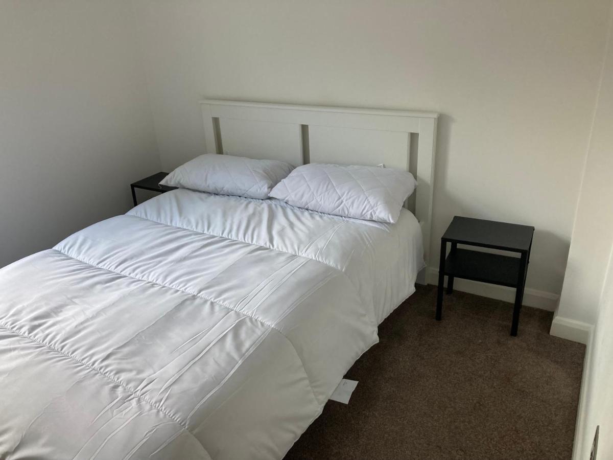 Two Double Bedroom Flat In Soho 런던 외부 사진