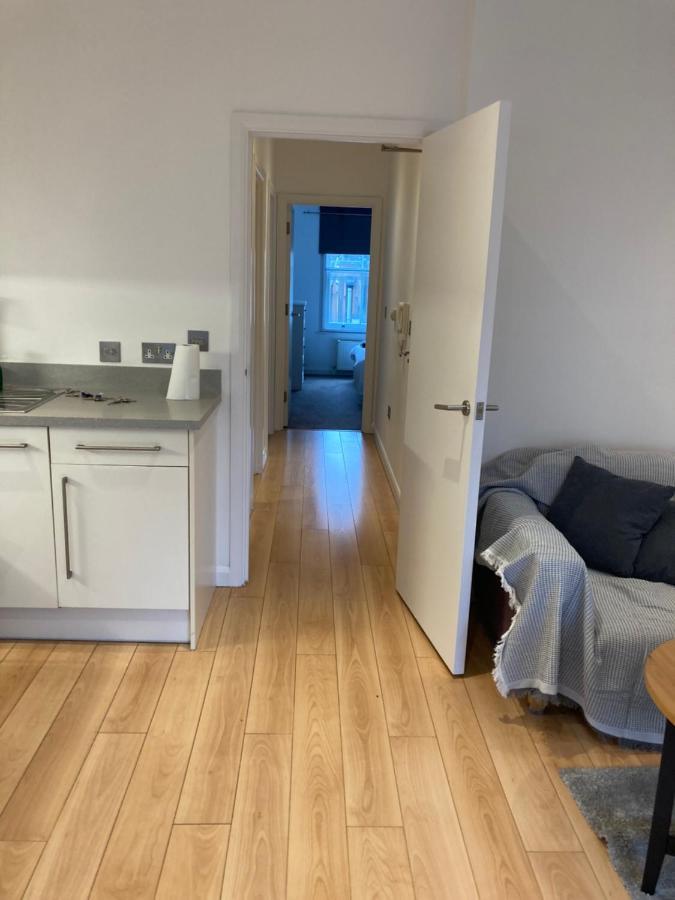 Two Double Bedroom Flat In Soho 런던 외부 사진